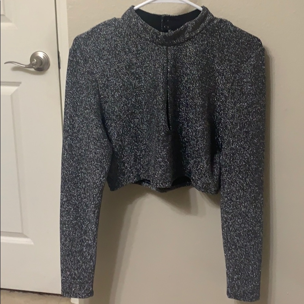 Cropped long sleeve top